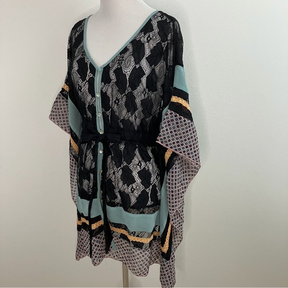 Ryu | Black Lace Shrug Top - Picture 8 of 14